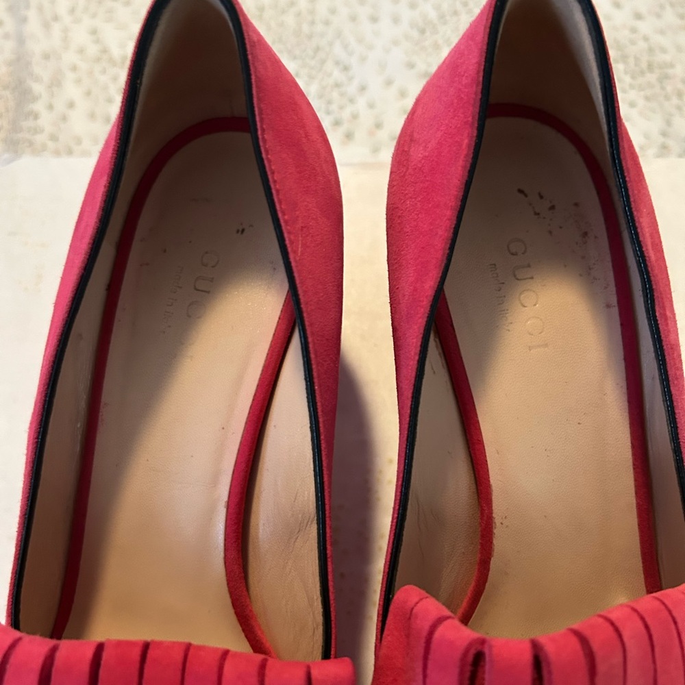 Gucci Pink Suede Fringe Loafers with Gold Double G - Picture 3 of 6